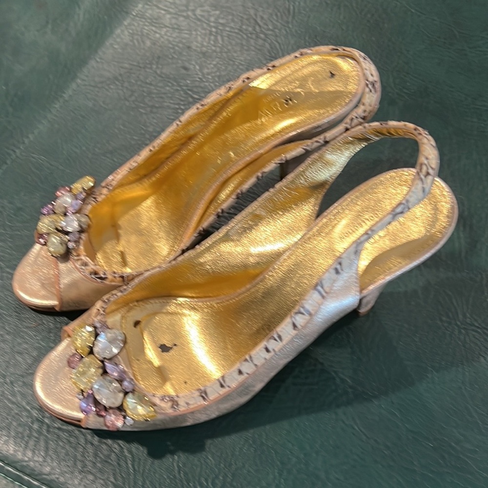 J crew sandals with sparkles on the toe. Size 7 1/2 beautiful gold